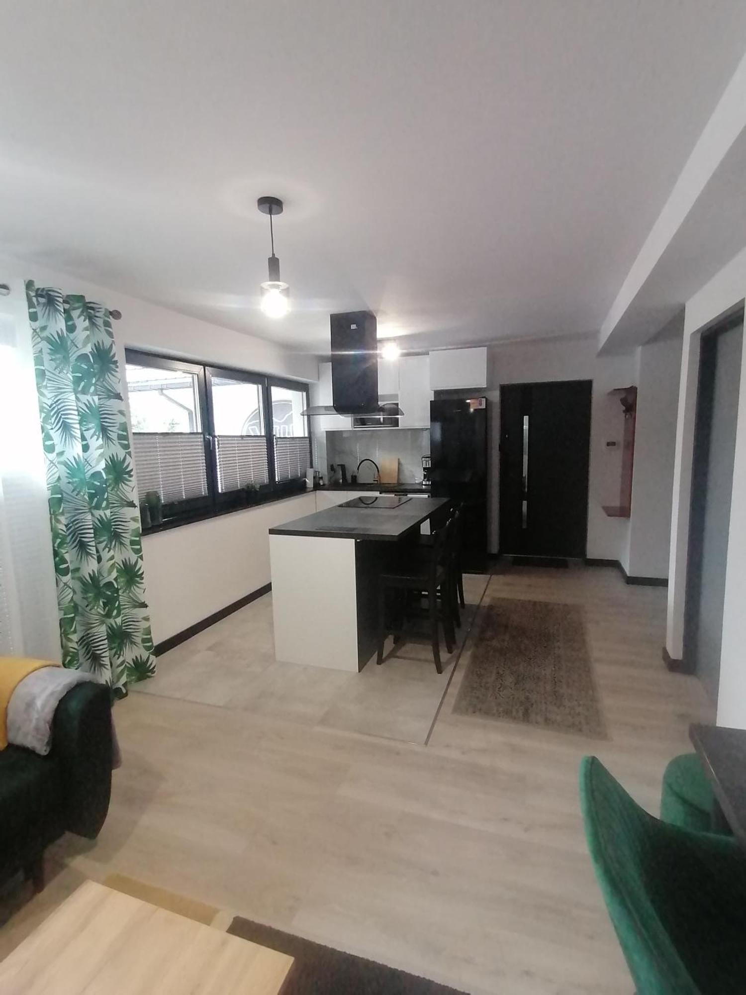 Apartament 52 *